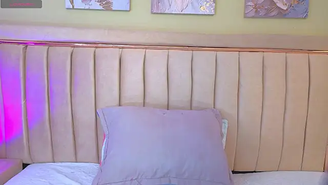 sophiia grey 1 online show from 10-03-25, 08:43