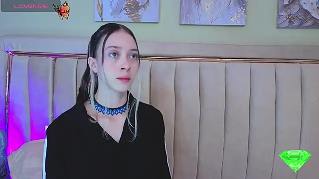 sophiia grey 1 online show from 02-25-26, 09:36