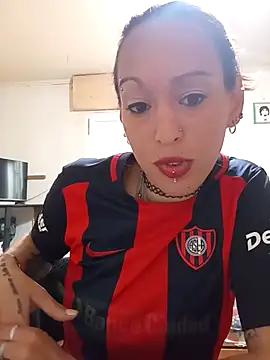 Zorrita Fox online show from 10-27-25, 05:36