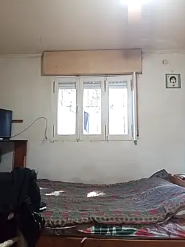 Zorrita Fox online show from 11-17-25, 05:28