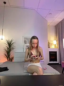 Snapshot of VictoriaLight chatting on 03-17-25, 05:45 VictoriaLight online show from 03-17-25, 05:45