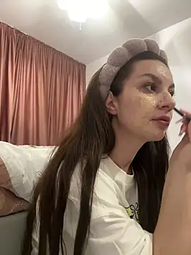 SecretSienna online show from 04-05-26, 01:12