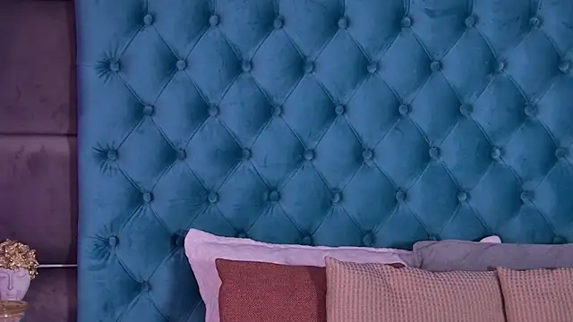 Snapshot of SecretSienna chatting on 02-28-26, 04:23 SecretSienna online show from 02-28-26, 04:23