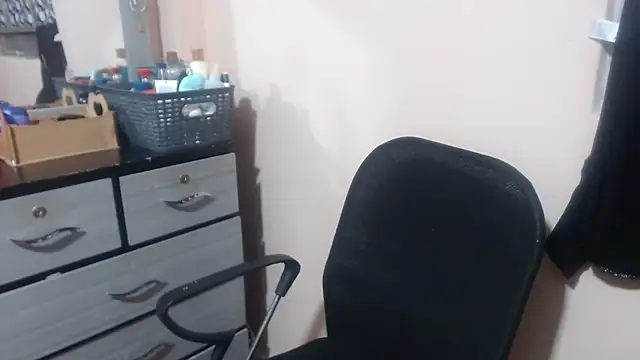 Snapshot of Ainhoa-hot chatting on 11-23-25, 06:56 Ainhoa-hot online show from 11-23-25, 06:56