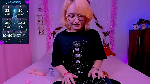 Ahri howl sweet online show from 12-18-24, 09:29