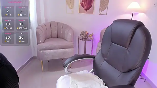 Aida adams online show from 11-15-25, 05:39