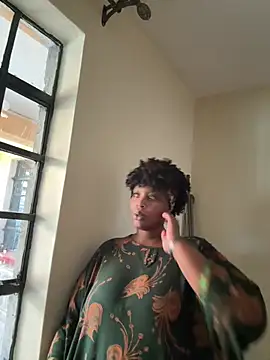 MsWhiteChocolatte online show from 04-18-26, 12:29