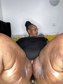 MsWhiteChocolatte online show from 03-06-26, 05:08