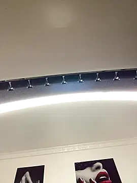 MsWhiteChocolatte online show from 10-26-25, 09:20