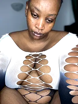 MsWhiteChocolatte online show from 11-23-25, 09:19