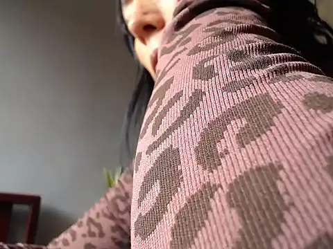 Laura martin  online show from 04-01-26, 01:41