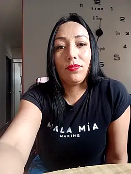 Snapshot of Laura_martin_ chatting on 03-06-25, 05:43 Laura martin online show from 03-06-25, 05:43