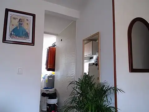 Snapshot of Laura_martin_ chatting on 09-15-25, 11:21 Laura martin online show from 09-15-25, 11:21