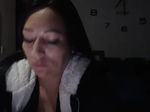 Snapshot of Laura_martin_ chatting on 03-12-25, 12:31 Laura martin online show from 03-12-25, 12:31