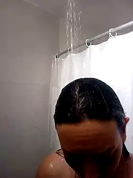 Snapshot of Laura_martin_ chatting on 02-19-26, 12:57 Laura martin online show from 02-19-26, 12:57