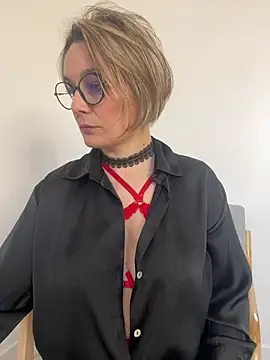 Snapshot of marinella07 chatting on 03-11-25, 08:30 marinella07 online show from 03-11-25, 08:30