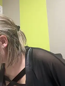 Snapshot of marinella07 chatting on 01-07-25, 10:11 marinella07 online show from 01-07-25, 10:11