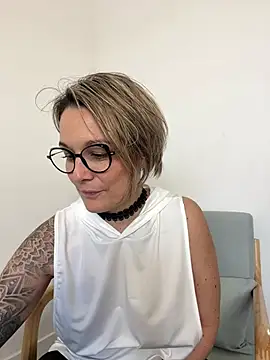 Snapshot of marinella07 chatting on 03-13-25, 01:29 marinella07 online show from 03-13-25, 01:29