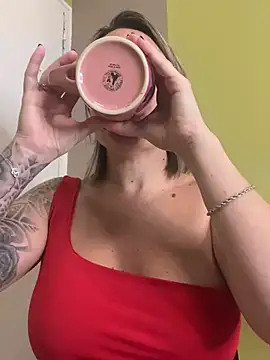 Snapshot of marinella07 chatting on 12-09-24, 09:39 marinella07 online show from 12-09-24, 09:39