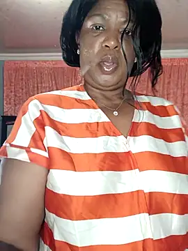 Snapshot of TALLNSEXY48 chatting on 05-01-26, 02:16 TALLNSEXY48 online show from 05-01-26, 02:16