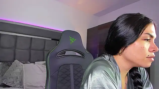 Emmilysantibanez online show from 03-18-26, 02:52