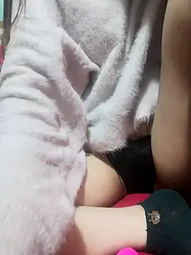 Snapshot of -Almira- chatting on 01-10-25, 05:34 -Almira- online show from 01-10-25, 05:34