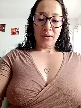 emilypoppy3 online show from 03-07-26, 08:03