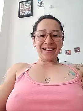 emilypoppy3 online show from 05-01-26, 03:39