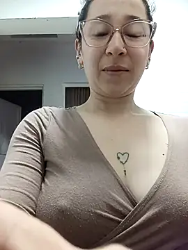 emilypoppy3 online show from 05-09-26, 12:52