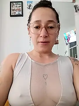 emilypoppy3 online show from 05-07-26, 12:52