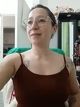 Snapshot of emilypoppy3 chatting on 06-25-26, 06:13 emilypoppy3 online show from 06-25-26, 06:13