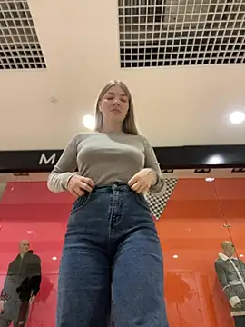 Snapshot of NewLale chatting on 03-12-25, 03:35 NewLale online show from 03-12-25, 03:35