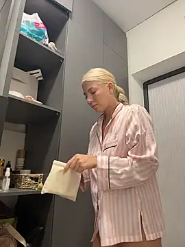 NewLale online show from 04-06-26, 01:56