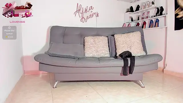 alisiadreams22 online show from 05-21-26, 07:33