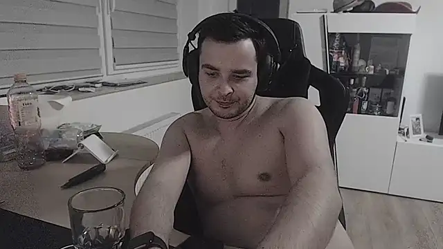 SharkLuigi online show from 09-29-25, 10:48