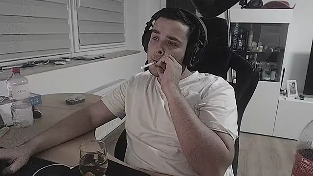 SharkLuigi online show from 09-14-25, 01:50