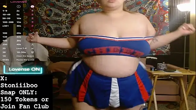 Snapshot of Stoniiiboo chatting on 10-23-25, 12:37 Stoniiiboo online show from 10-23-25, 12:37