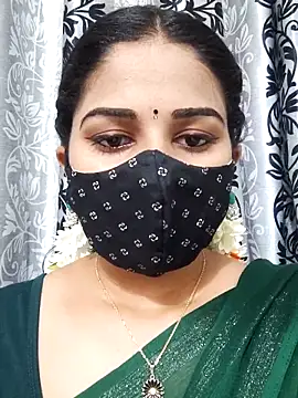 Snapshot of Angleannie chatting on 09-10-25, 05:23 Angleannie online show from 09-10-25, 05:23