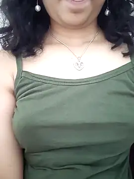 Snapshot of Angleannie chatting on 10-03-25, 01:45 Angleannie online show from 10-03-25, 01:45