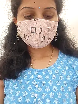 Snapshot of Angleannie chatting on 10-28-25, 02:27 Angleannie online show from 10-28-25, 02:27