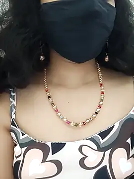 Snapshot of Angleannie chatting on 10-14-25, 04:13 Angleannie online show from 10-14-25, 04:13