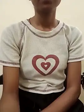 Snapshot of Kumkum_36 chatting on 09-27-25, 04:29 Kumkum 36 online show from 09-27-25, 04:29