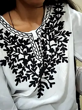 Snapshot of Kumkum_36 chatting on 03-08-25, 11:16 Kumkum 36 online show from 03-08-25, 11:16