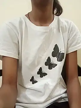 Snapshot of Kumkum_36 chatting on 10-25-25, 04:33 Kumkum 36 online show from 10-25-25, 04:33