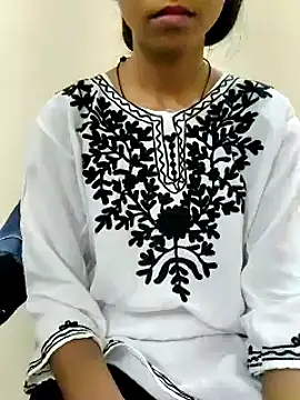 Snapshot of Kumkum_36 chatting on 03-08-25, 05:07 Kumkum 36 online show from 03-08-25, 05:07