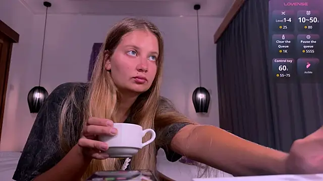 Femdom Lola online show from 06-04-26, 11:37