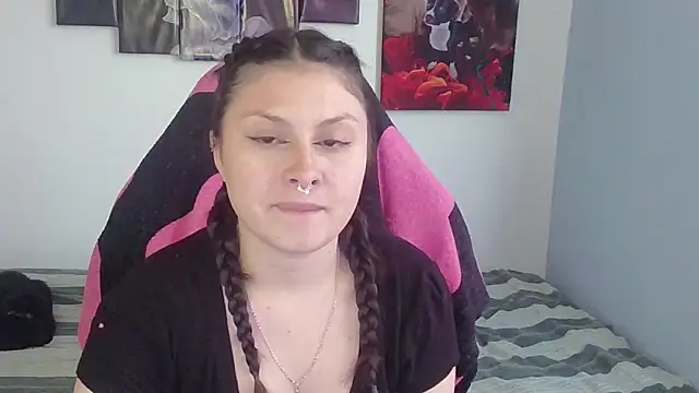 Snapshot of jessica_gomez chatting on 10-16-25, 10:29 jessica gomez online show from 10-16-25, 10:29