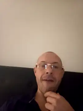 Guitccch online show from 04-08-26, 02:35