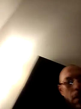 Guitccch online show from 04-04-26, 03:46