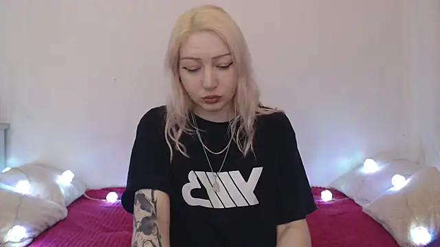 Snapshot of Emily_hardcore chatting on 07-04-26, 09:30 Emily hardcore online show from 07-04-26, 09:30